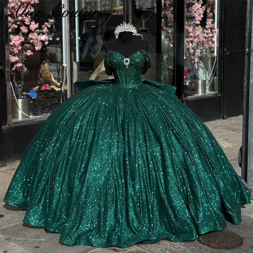 Glitter Emerald Green Diamonds Quinceanera Šaty princezná Pearls korzet aplique Vestidos 15 quinceañera šnurovanie prispôsobené prispôsobením