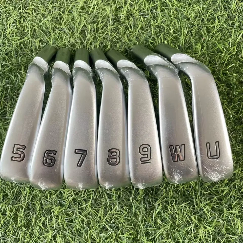 Golfové kluby P525 Iron Set 525 Strieborná farba I525 s oceľovým/grafitovým hriadeľom s hlavami 7ks (5,6,7,8,9, W, U)