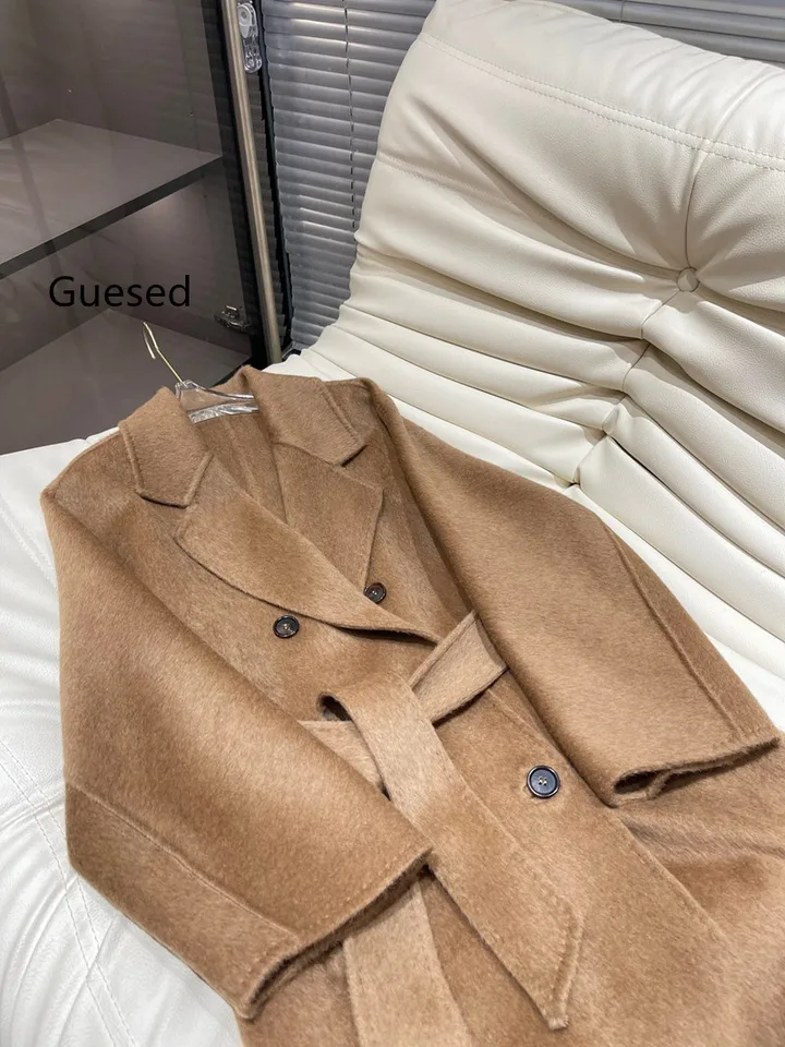 Guesed 2024 Zimná ťavová krátka elegantná elegantná kvalita Double Alpaca Down Down Outerwear Top kvality Dámske kabáty Žena nový príchod