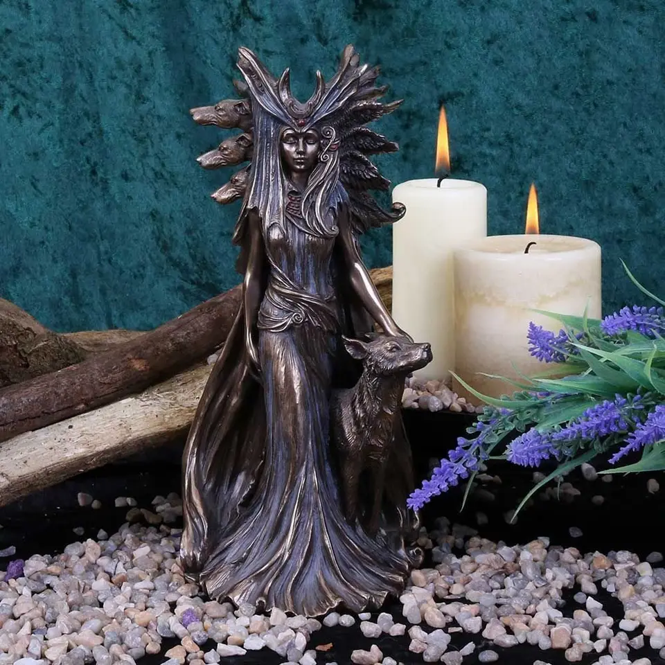 Hecate grécka bohyňa mágie so svojimi hounds sochou figurínu moderné umenie živici čarodejnica čarodejnica hound hound hom