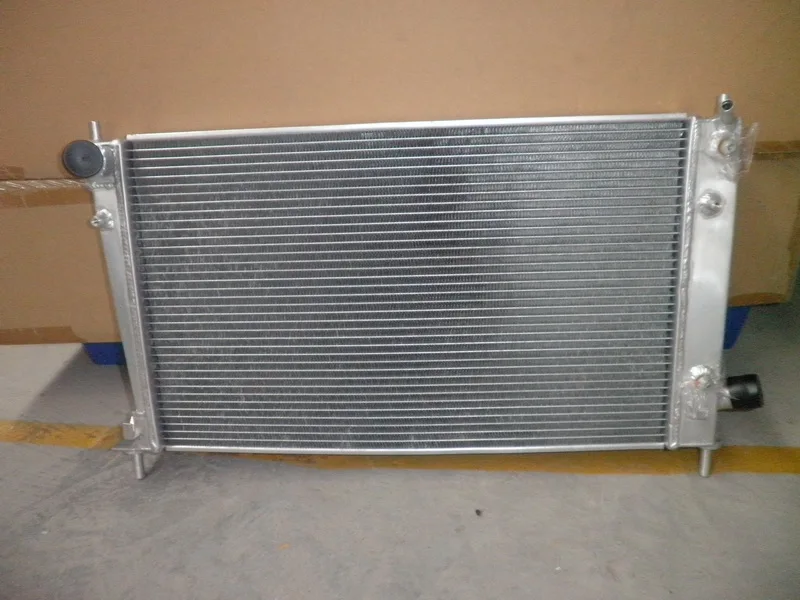 Hliníkový radiátor pre SAAB 95 9-5 2,0L/2,3L 4CYL B205/B235 16V Turbo AT/MT YS3G TTID Biopower XWD 1997-2010 1998 1999 2000 2001