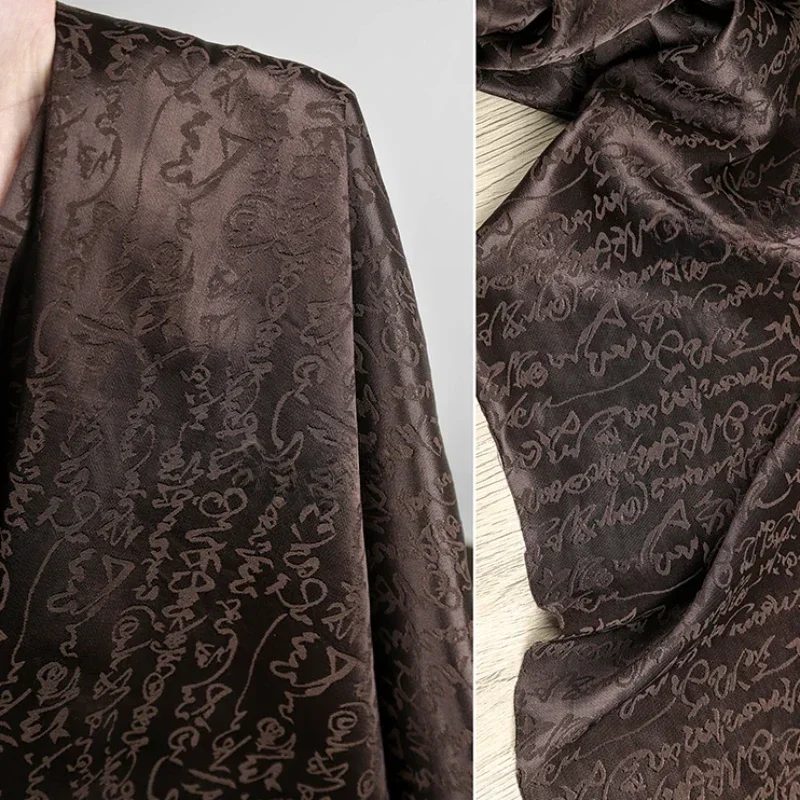 Hnedý saténový hodvábny saténový jacquard textíli