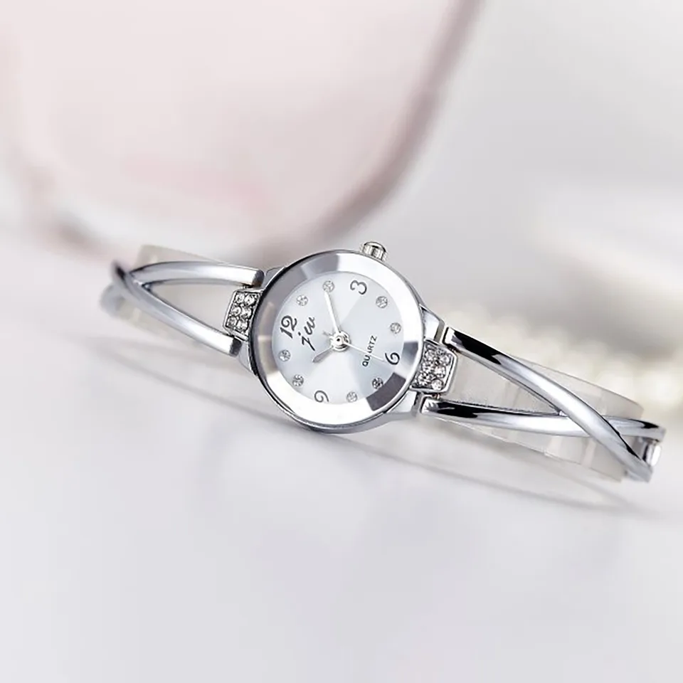 Hodinky na náramok Quartz Elegantné luxusné krištáľové dámske náramky hodinky módne diamantové dámske dámske kremenné hodinky oceľ ženské náramky