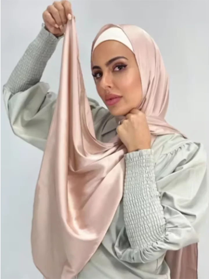 Hodvábny saténové hidžábové šatky Moslimské ženy závojové čely švihov šály Islam hodvábny šatka moslimský módny módny Islam oblečenie Ramadan