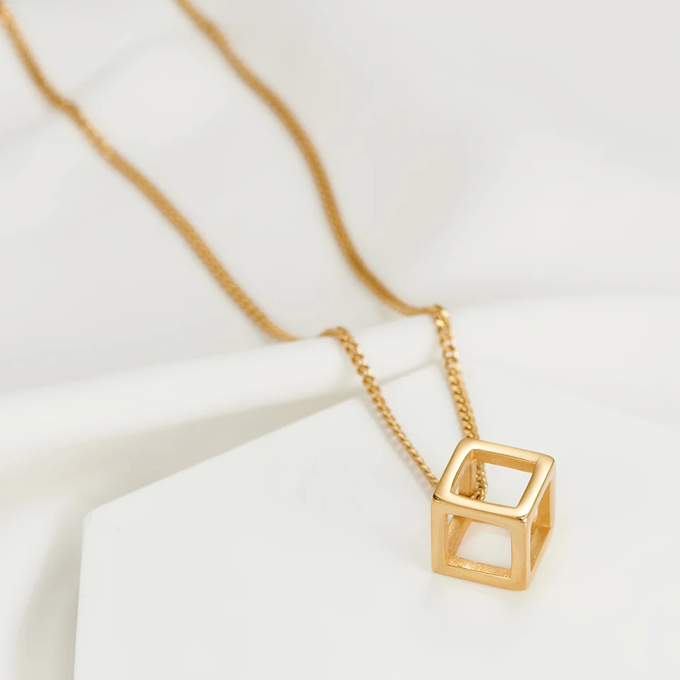 Hollow Cube prívesok náhrdelník pre mužov