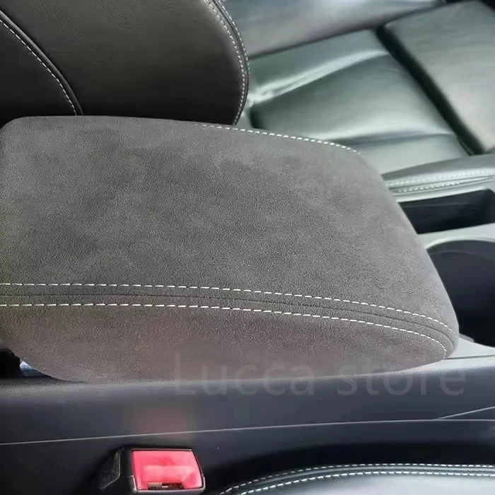 Horná semišová osnova pre Volvo C40 2022+ Príslušenstvo kožená kožená stredná lakťová skrinka Ochrana rukávy Dekorácie Modifikácia