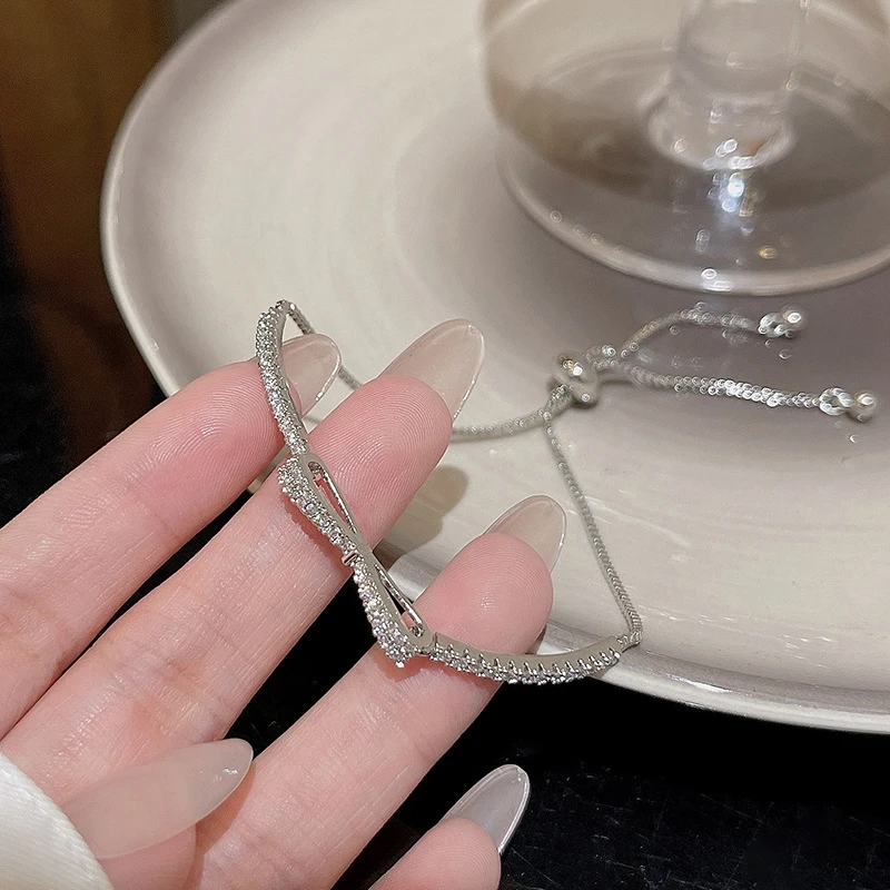 Horúce 925 Sterling strieborný zirkónový bowknot náramok pre ženy Módne jednoduché nastaviteľné darčekové doplnky pre šperky