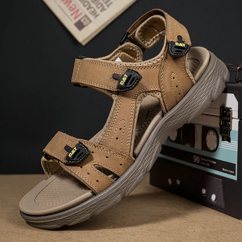 Horúce predávané letné pánske sandále Classic Retro Ultra Light Leather Last Thoes Outdoor Off-Road Beach Roman Shoes Veľkosti 38-45