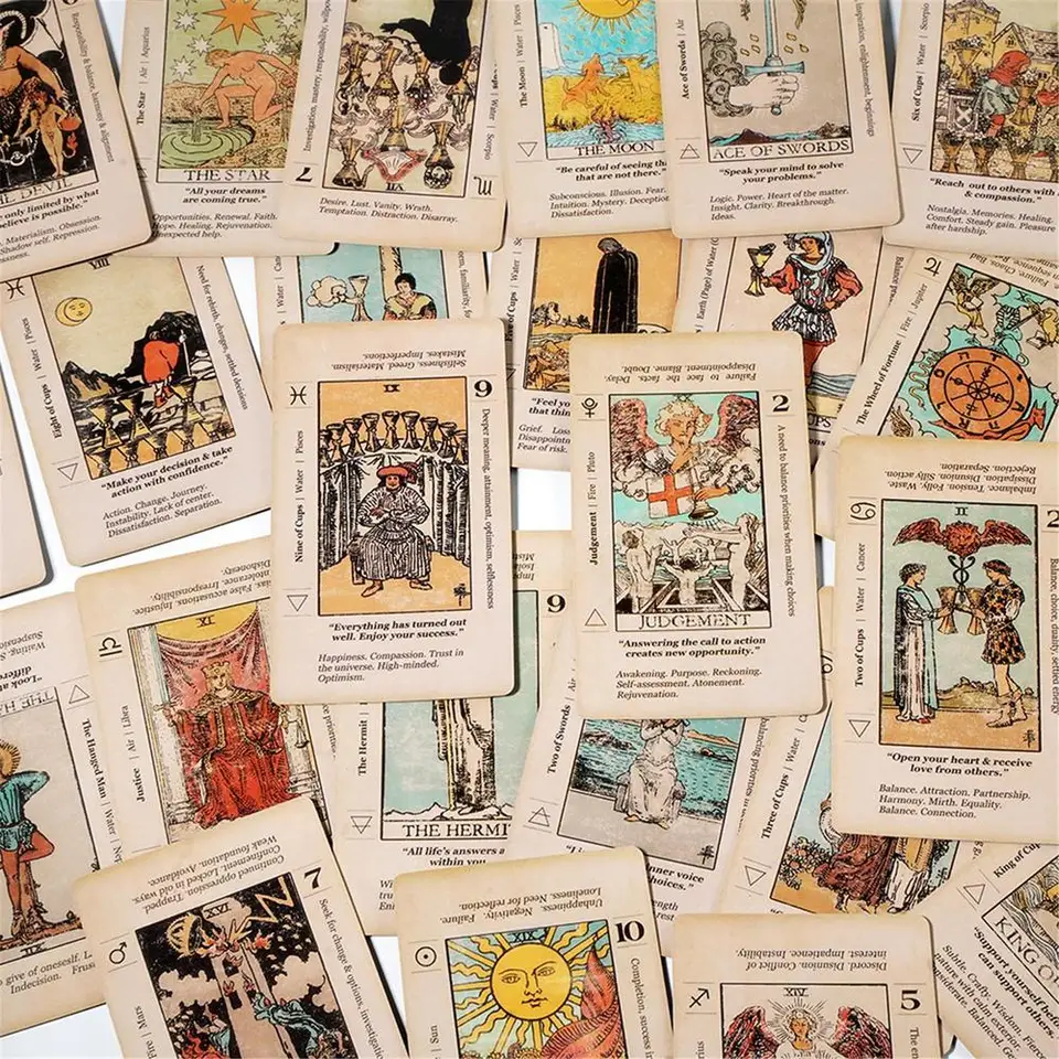 Horúce významy tarotové karty pre začiatočníkov na kartách Kľúčové slová obrátené čakanie planéty Classic Tarot Deck Doskovné hry