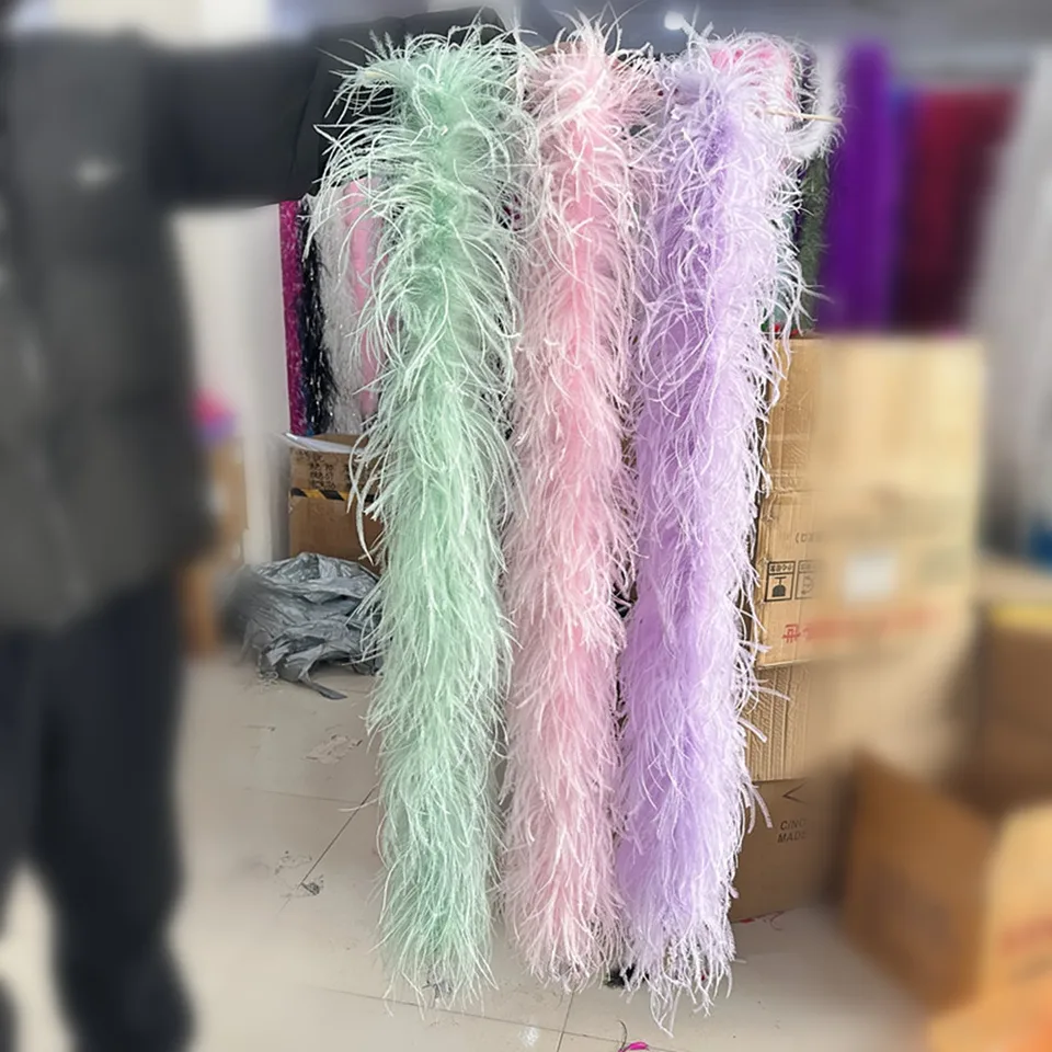 Horúci predaj pštrosové perie boa 6prít prírodné pštrosy plumas dekorácie pre kostýmy šaty šaty šijacie doplnky Multicolory
