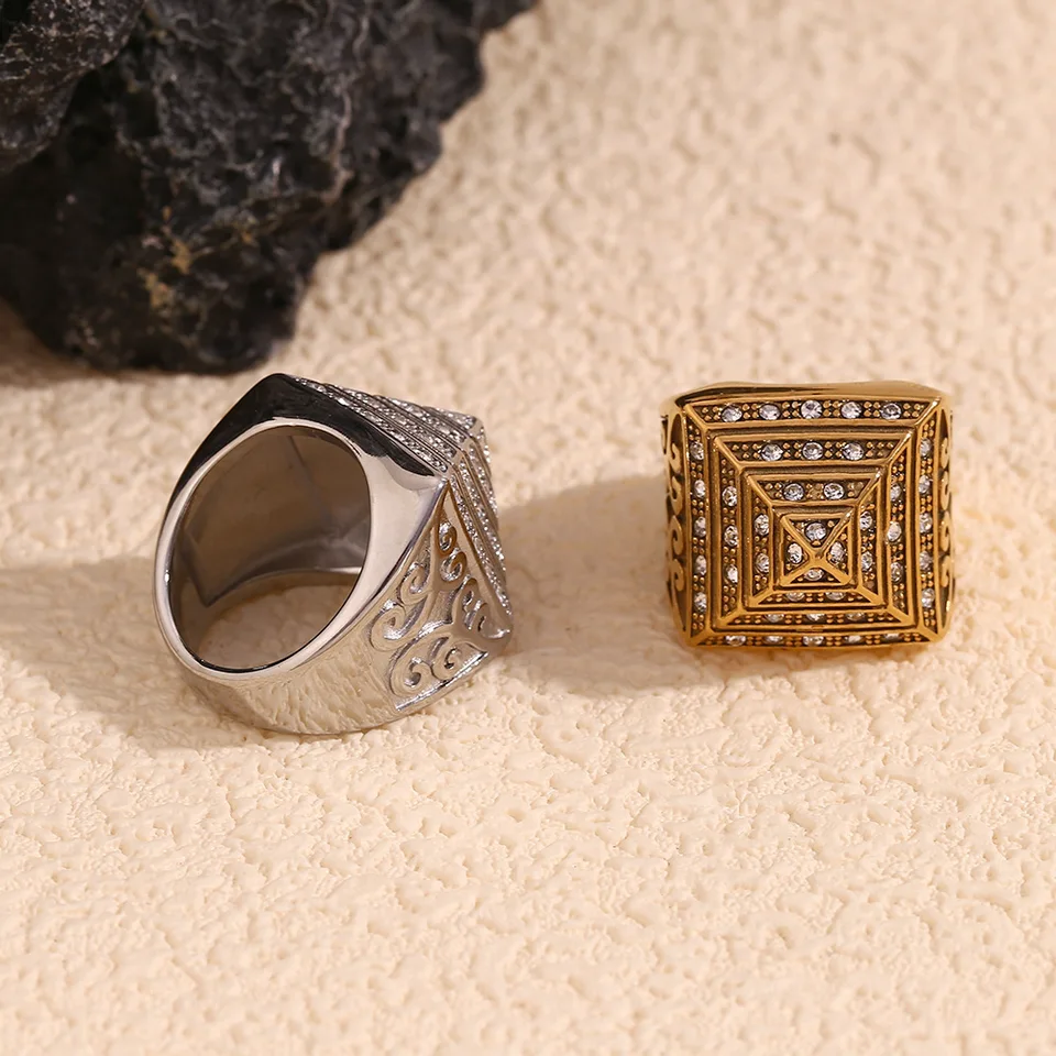 HOT PREDAJ Niche retro hip hop personalizovaný kreatívny prsteň z nehrdzavejúcej ocele Plated Vine Pyramíd Pánsky prsteň