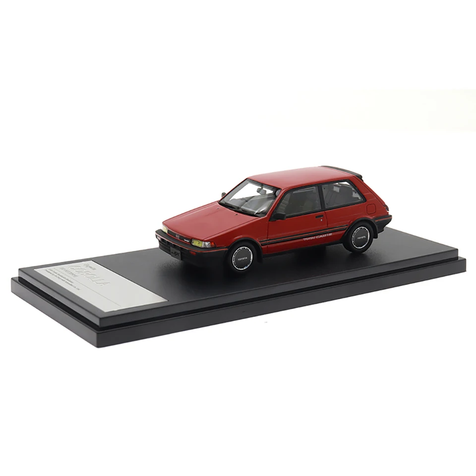 HS453 Toyota Corolla FX-GT 1984 Ručne vyrobená 1:43 Scale Živová simulačná simulácia vozidla Model Sedan Collection Ozdoby Suvenír Dovolenka Darček