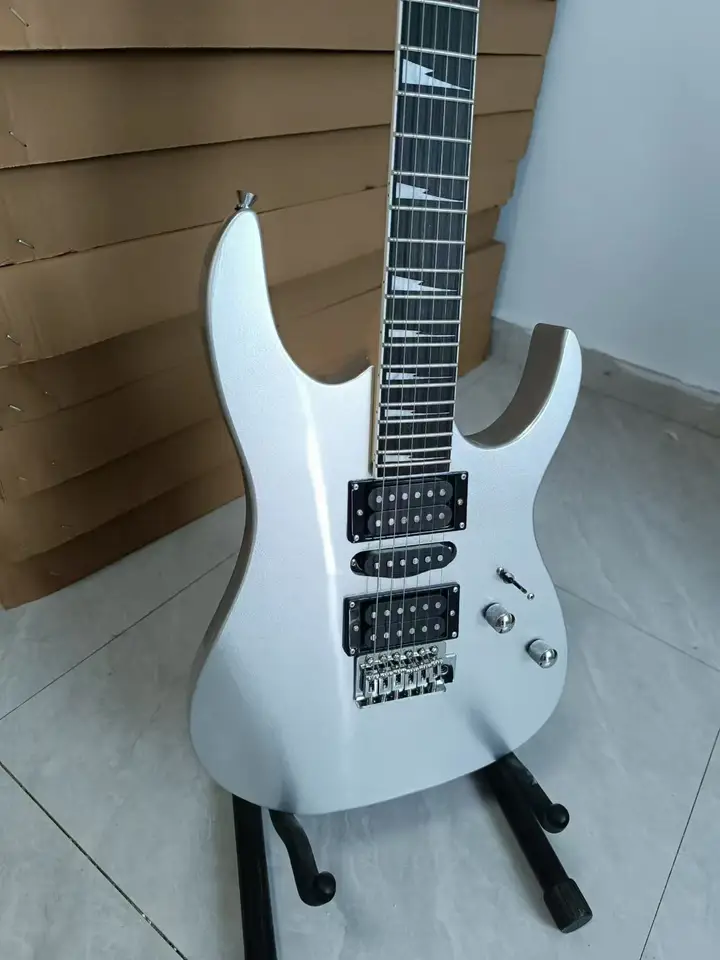 HSh Rhythm Pickup Electric Guitar, Strieborná farba, 6 strunovej gitarovej továrne, 24 pražcov Basswood Body, Rosewood Brck, Vysoko kvalitná
