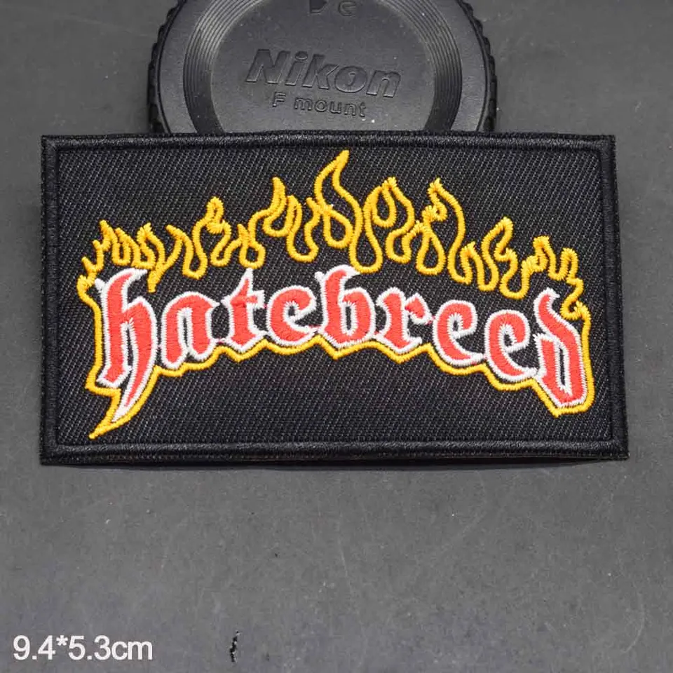 Hudba Rock Black Fire Iron na vyšívaných šatách na veľkoobchod