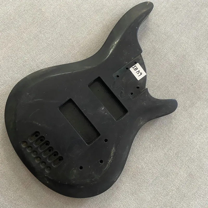 IB159 čierna farba masívne drevo Elektrické basové telo 6 struny pravá ruka Dvojitá puzdro z päty krku a gitarový most typu rozdelený