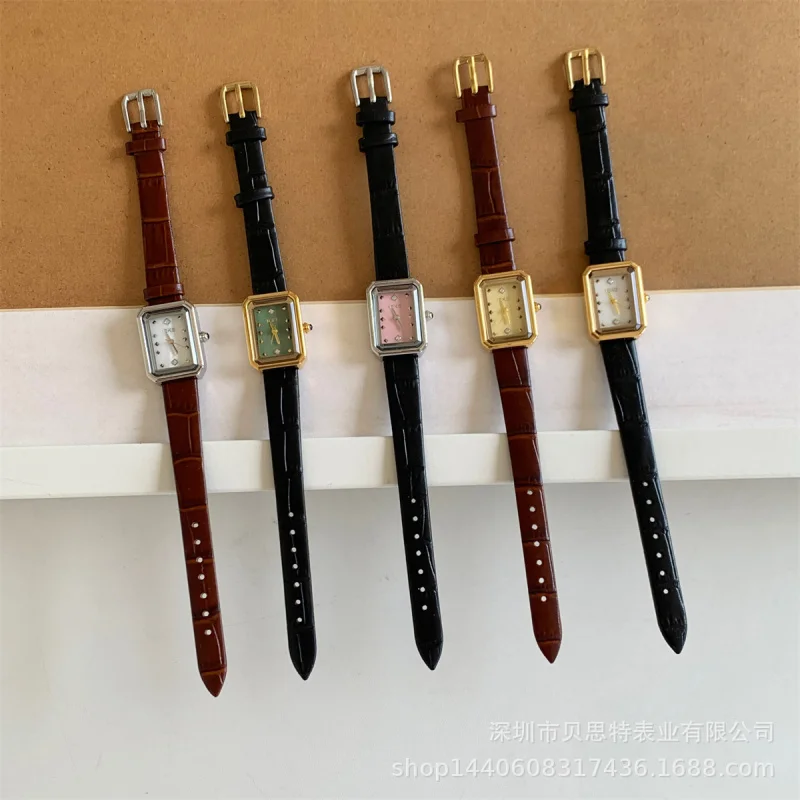 IEKE MALLE SQUARE Roman Fritillary Watch ins ženské retro umenie a všestranný tenký popruh vynikajúce malé malé