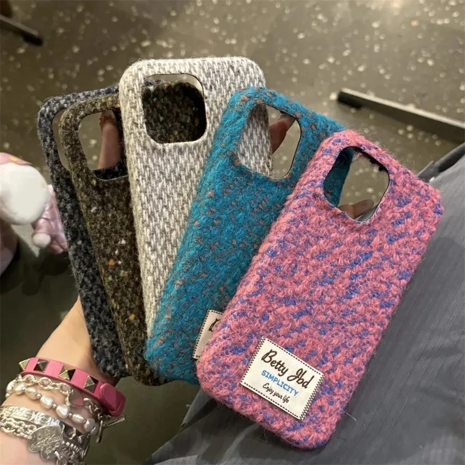 Ins Korean Maillard Color Fur s vyšívaným telefónom pre iPhone 16 15 13 13 14 12 Pro Max Label Lovely Girl Warb Soft Cover Darček