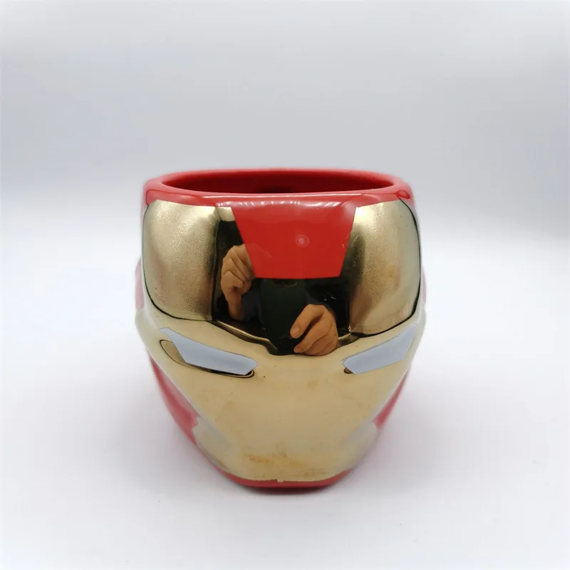 Iron Man hrnček 3D stereoskopický kávový pohár veľkej kapacity keramický pohár Karikatúra anime kreatívna osobnosť jednoduché dovolenkové darčeky