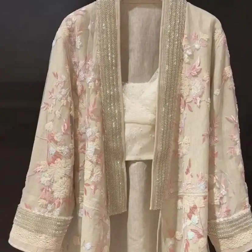 Jar/leto nové čínske ženy oblečenie korálky vyšíva retro voľné sýty s opaľovacím krémom Žena Vysoký stupeň Outwear Women Top
