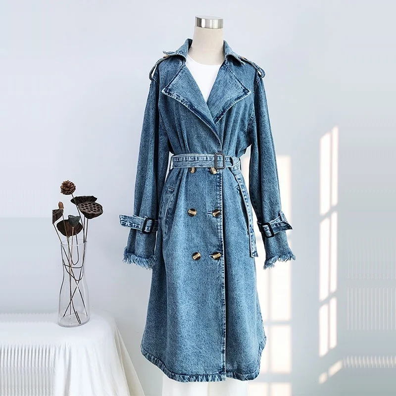 Jarná pád v polovici džínsového priekopa s pásom rozstrapkanými vreciami s dlhým rukávom voľné voľné ženy modré kovbojské veterné kabáty