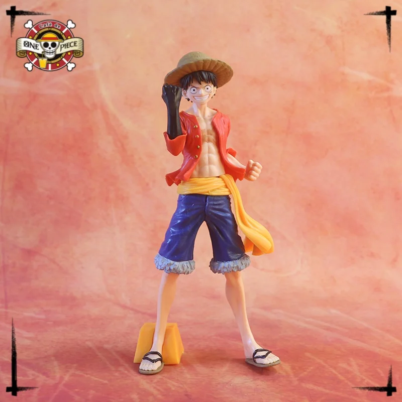 Jeden kus mladého dominantného ozbrojeného zariadenia Luffy Periférna zbierka Ozdoby