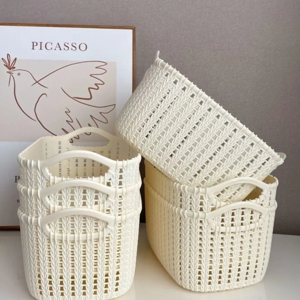 Jednoduchosť napodobenina Rattan Storage Box Plast Veľký košík na stolné počítače s úložným skrinkou na rukoväte Kúpeľ