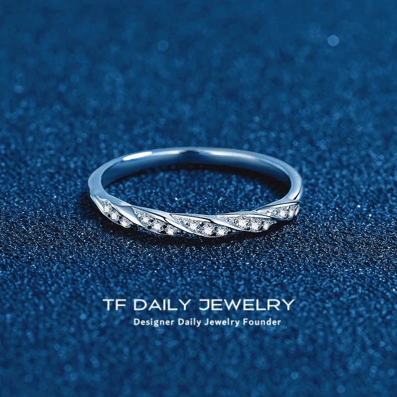 Jednoduchá platina PT950 Twisted Eternity Rings for Women Real 0,12ct Moissanite Diamond Stohable Wedding Promise Band Darčeky