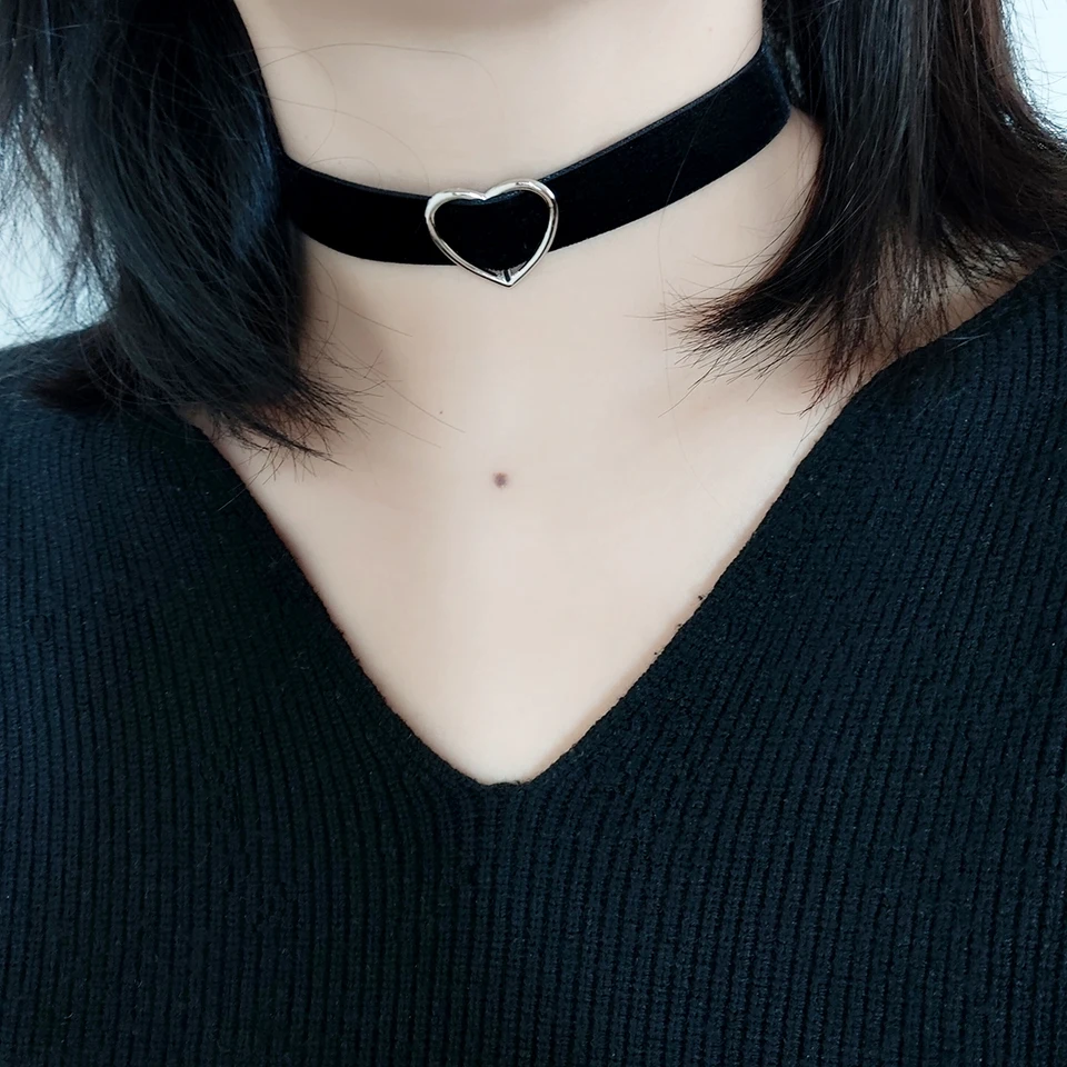Jednoduchý vintage čierny zamat s láskou Choker krk s náhrdelníkom s kruhovým prsteňom pre ženy