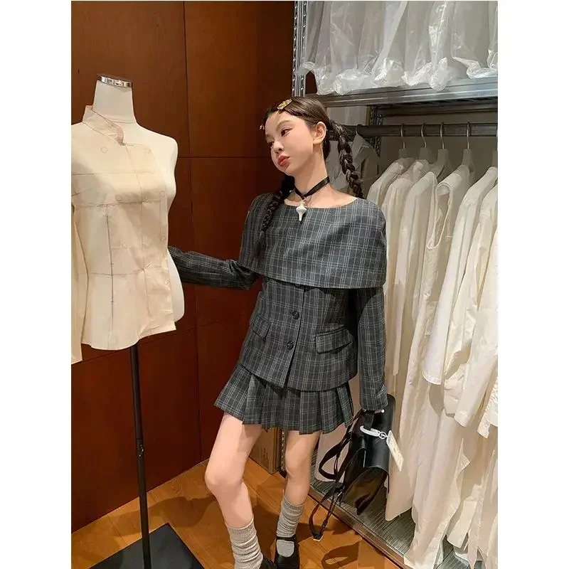 Jeseň American College Style Grey Corgeted One Rameno Shawl Coat Top Strieded Short Suck Set Two -Piece Set Women Outfits