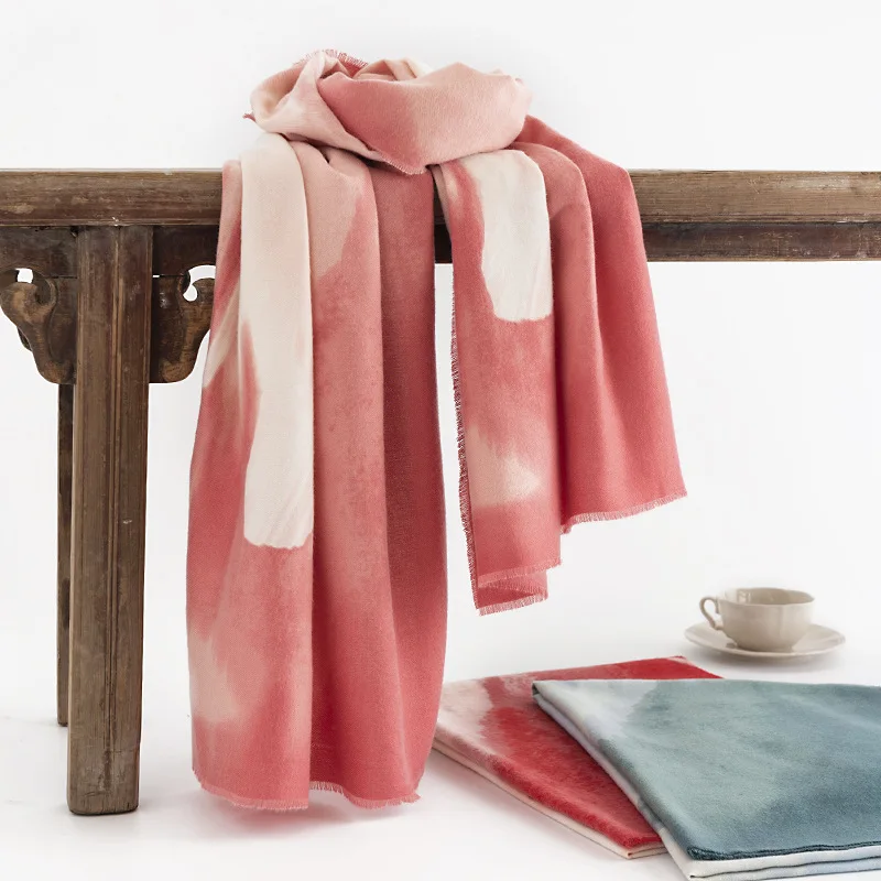 Jeseň/zima 2023 Nový rozmazaný gradient gradient módny dochádzajúci šál pre ženy imitácia Cashmere Elegantný Celebrity Style Cape Cape