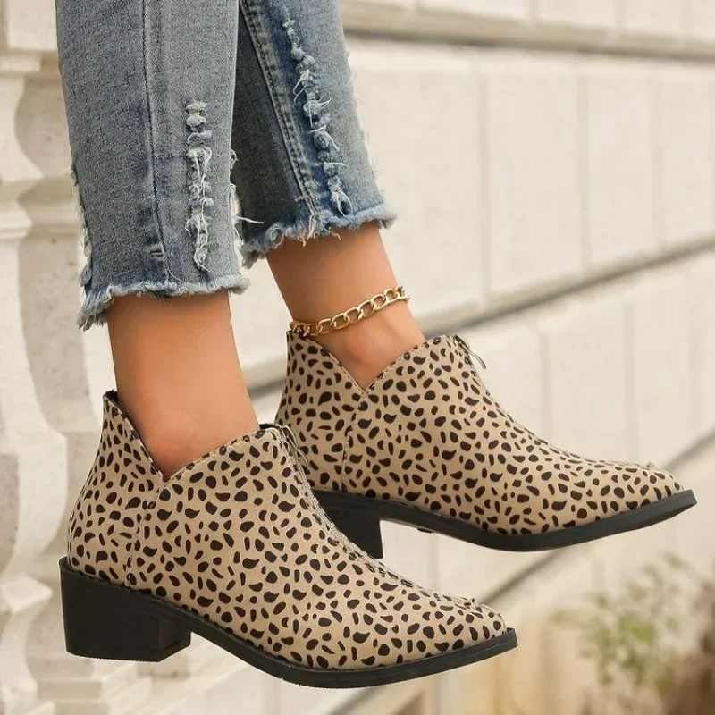 Jeseň/zima New Trade Dámska jednotlivá topánka Veľká leopardová tlač predného zipsu Square Päty krátky topánky Zapatillas MJe Plus size42