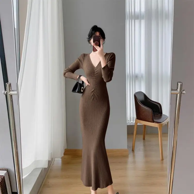 Jeseň zima V-krk Mäkký sveter pletené šaty Dámske dámska farba Jednoduché základy Bodycon Skladané kancelárske dámske zabalenie dlhé šaty