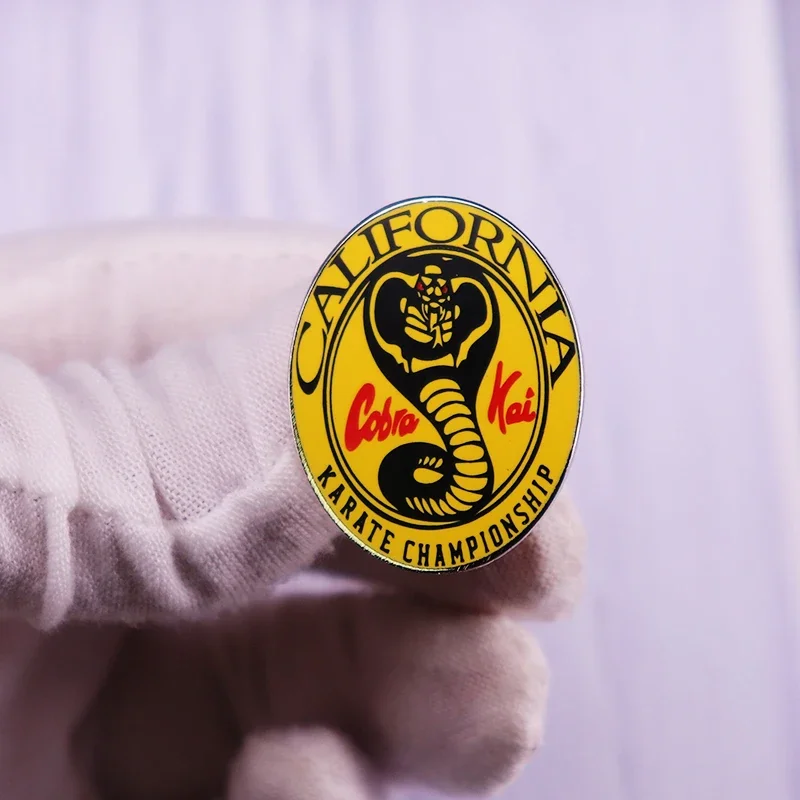 Kalifornia Cobra Kai Smalt Pin Badge Karate Championship Broš