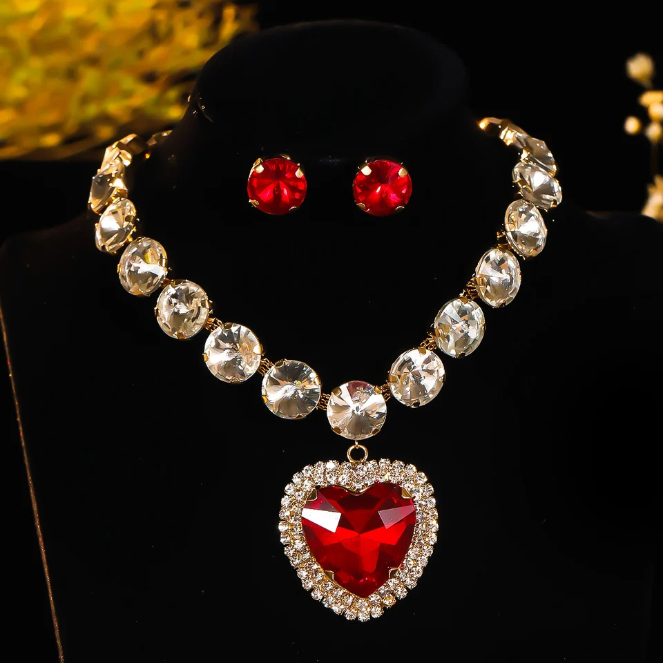 Kargance veľké srdcové krištáľové prívesok Choker Červené vyhlásenie Náhrdelník Náhrdelník Krátke elegantné židovské súpravy pre ženy a dievčatá