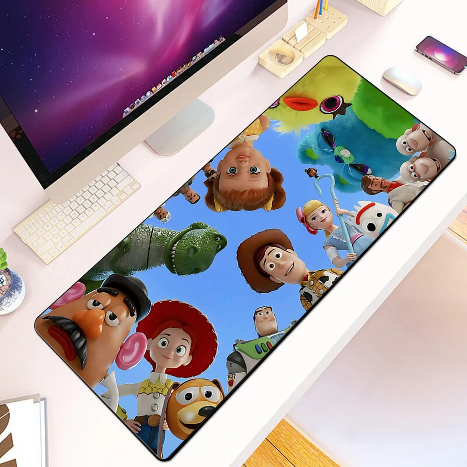 Karikatúra Disney Toy Story MousePad HD Tlač počítačov počítačových hráčov Locking Edge Non-Slip Mouse Pad XXL90X40CM Klávesnica PC Desk Pad Pad