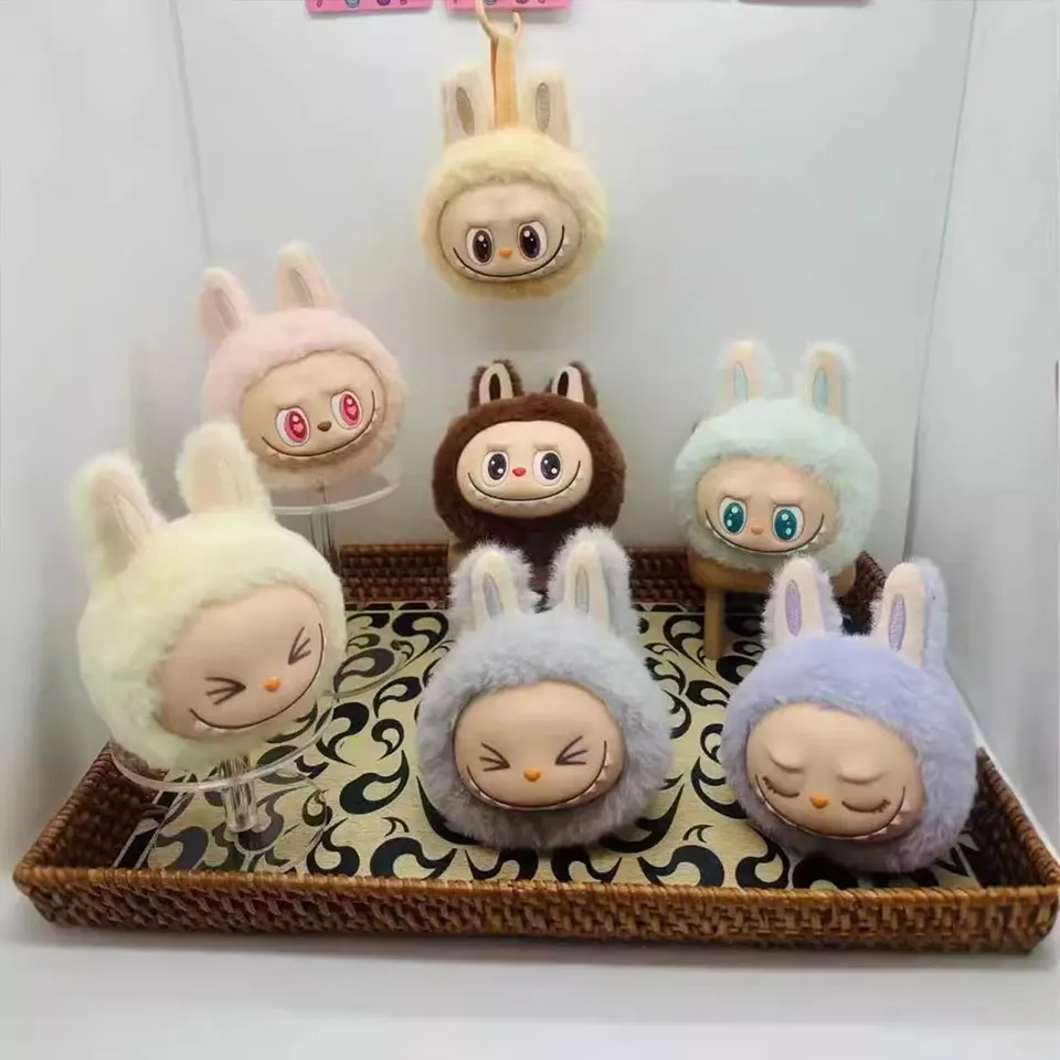 Karikatúra Labubu Plyšové bábiky PP Cotton Cute Smlene Face Desktop Dekorácie Model hračky Kawaii Keychain Ornament pre batoh/tašky