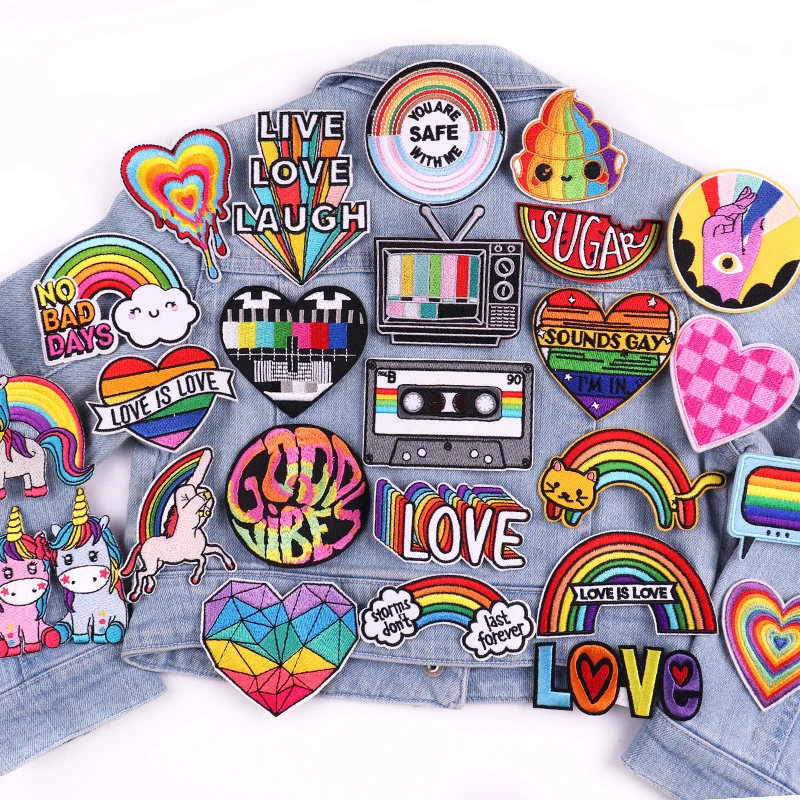 Karikatúra TV Patch Rainbow Letter Vyšívané záplaty na oblečenie DIY Gay LGBT vyšívacie bundy Šiť samolepky na záplaty