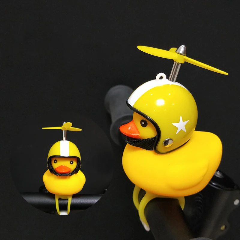 Karikatúra žltá kačica ornament prilba bambusové pól lietajúca kačica domáci stôl dekor bicykla motocykla sociálna kačica vrtuľa kačica Doll Doll