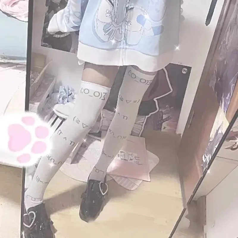 Kawaii výraz biele graffiti list tlačidlá dlhé ponožky harajuku nad kolenným stehno vysoké pančuchy y2k cosplay roztomilé ponožky kawaii