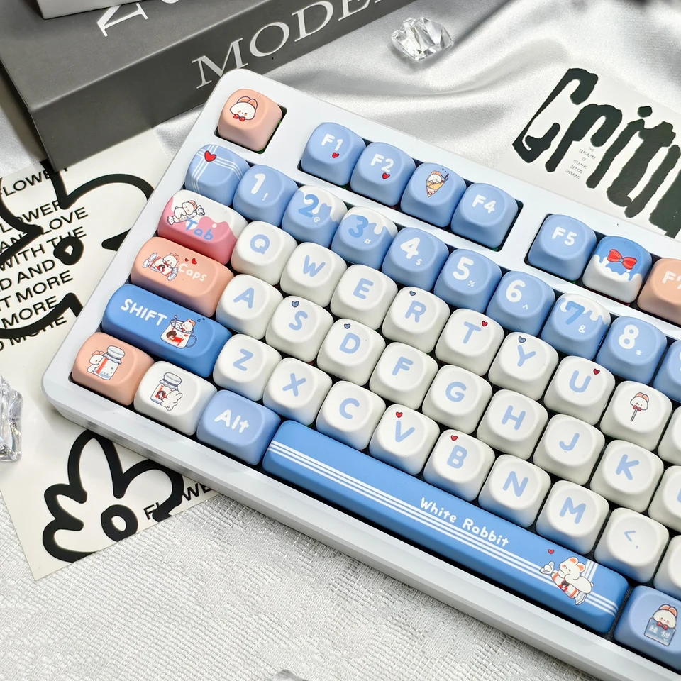 KBDIY 139 Klávesy/set pbt koa keycaps Anime roztomilý biely králik téma kľúča pre hernú hernú klávesnicu Caps pre GMK67