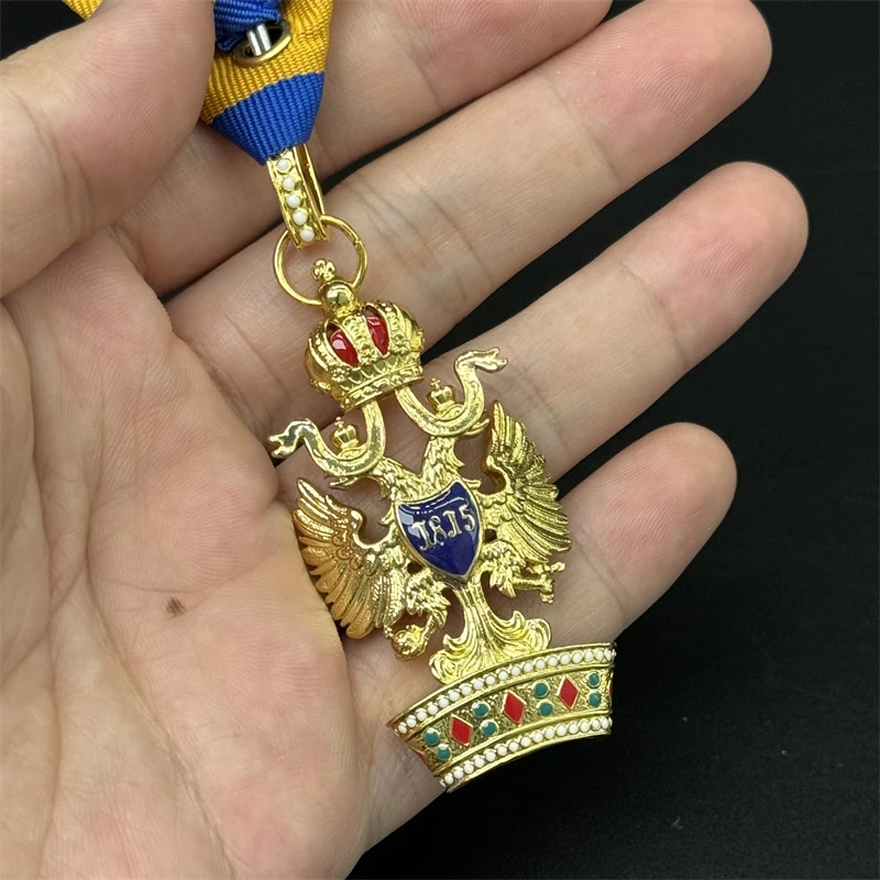 Klasická rakúsko-uhorská ríša rakúska rakúska trieda Knight Crown Crown Replika Zbierka kovových odznakov DIY Clothing Decor