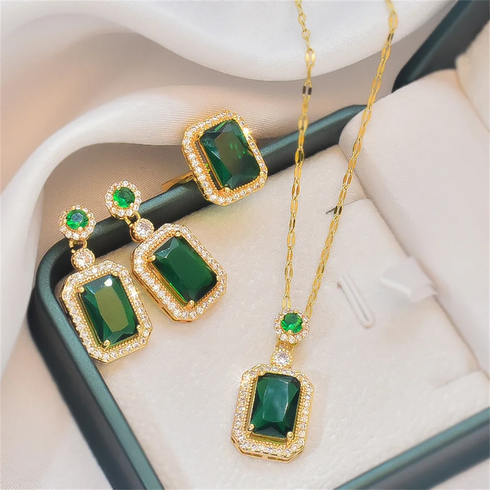 Klasické dámske trojdielne šperky Vyhlásenie Emerald Ring Fashion Zelený zirkónový prsteň Náušnice Náušnice Svadobné šperky
