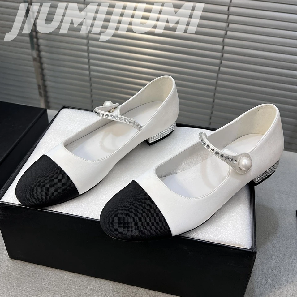 Klasické zmiešané farby hodvábne okrúhle prsty Mary Janes Pearl Flat s spúcňou Žena Flats Luxusný kryštálový plytký zapatos majer