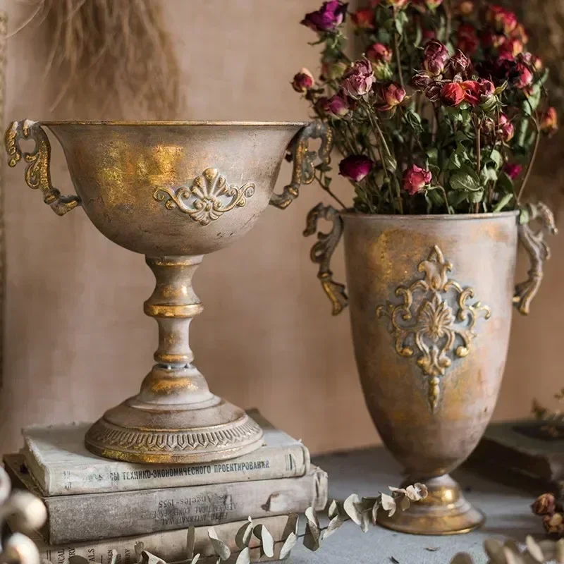 Klasický pohár kvet vintag Vase kvetí hrniec retro kované železo kytice aranžmán zlato svietno