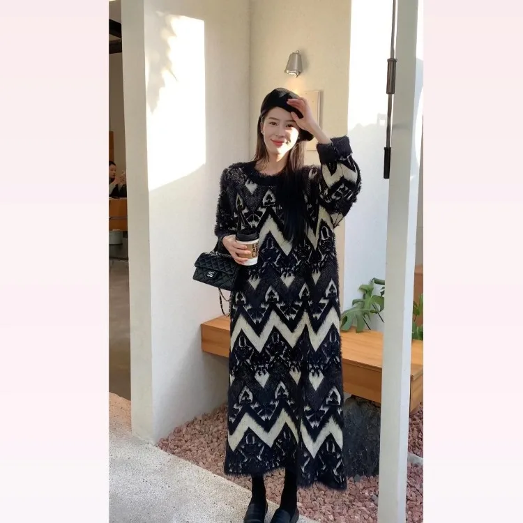 Korobov Autumn Zimné pletené šaty Nové vintage rúcho koleno dlhá sukňa dizajn voľné tenké šaty temperament husté ženy Vestidos