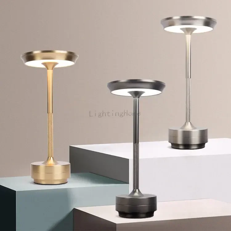 Kovová LED dotyková stolová lampa prenosná bezdrôtová nočná lôžko Claeted Nabíjateľná Nordic LED lampa konferenčný stolík dekorácia
