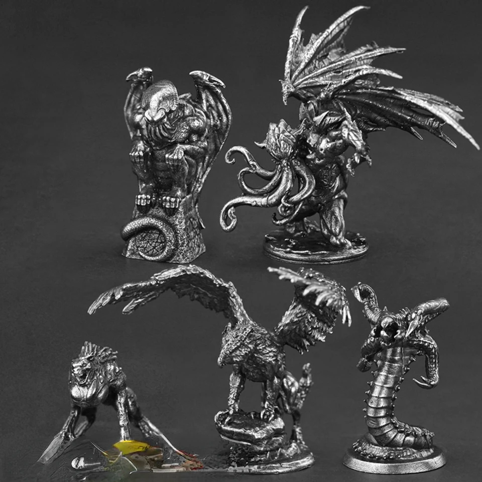 Kovový monster Eagle Soldier Toy Model Dokončený produkt na odosielanie stolných hier šachová kus ozdoby narodeniny darčeky pre mužov figurína