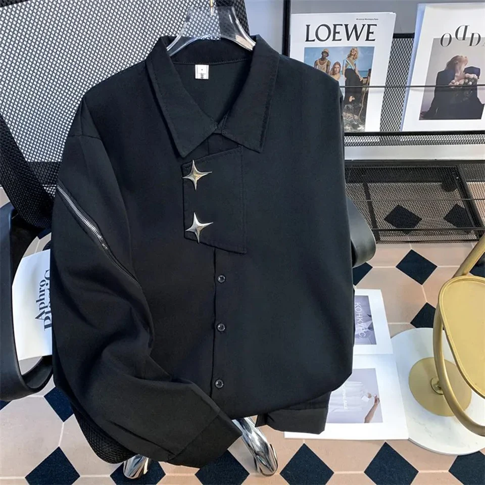 Kovový zips dizajn košeľa Jeseň nová módna voľná trendy tmavá séria High-end Drape Nepravidelná biela košeľa s dlhým rukávom pre mužov