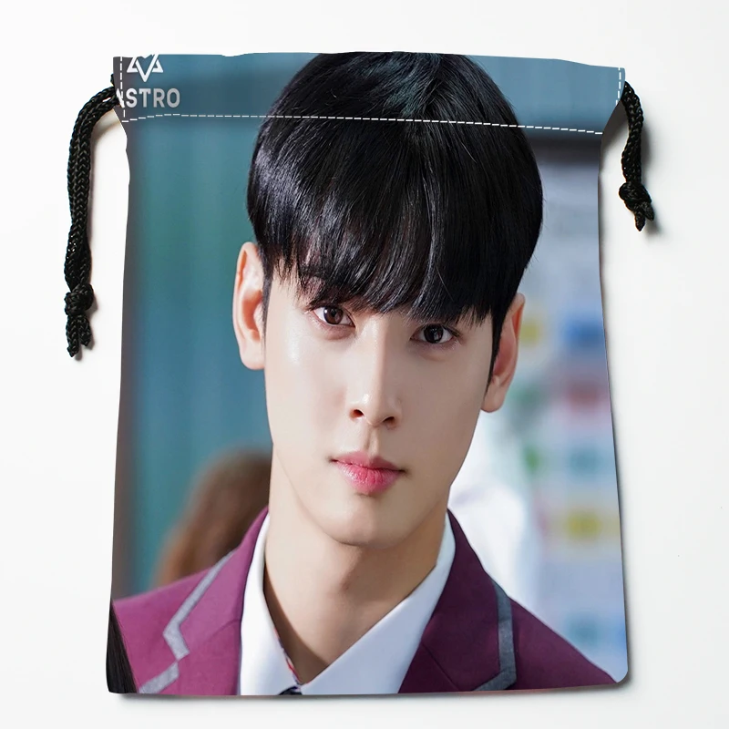 KPOP CHA EUNWOO DRESSTRING TASKY Tlač 18x22cm Soft Satin tkanina Zvyšok skladovacieho úložného priestoru topánky vrecko 0303