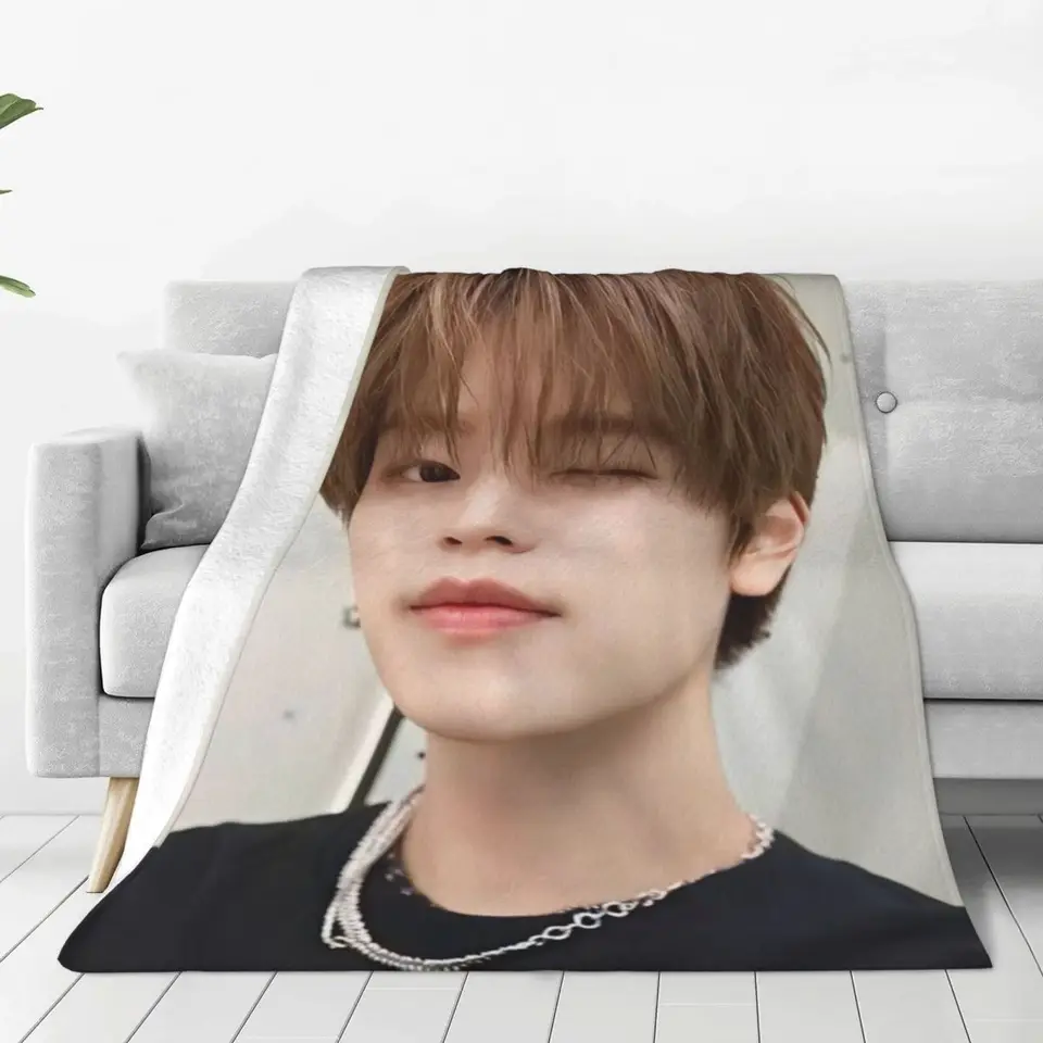 KPOP Kim Seungmin prikrývka pohovka spálňa spálňa domov domáca kancelária zdriemnite